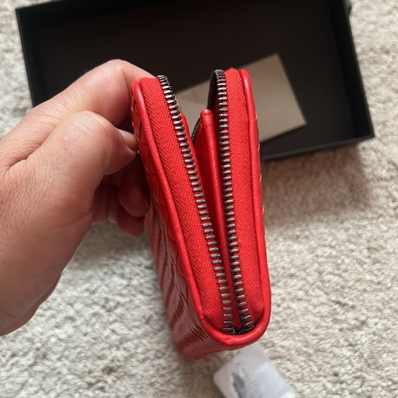Bottega Veneta Wallet! - Picture 7 of 8